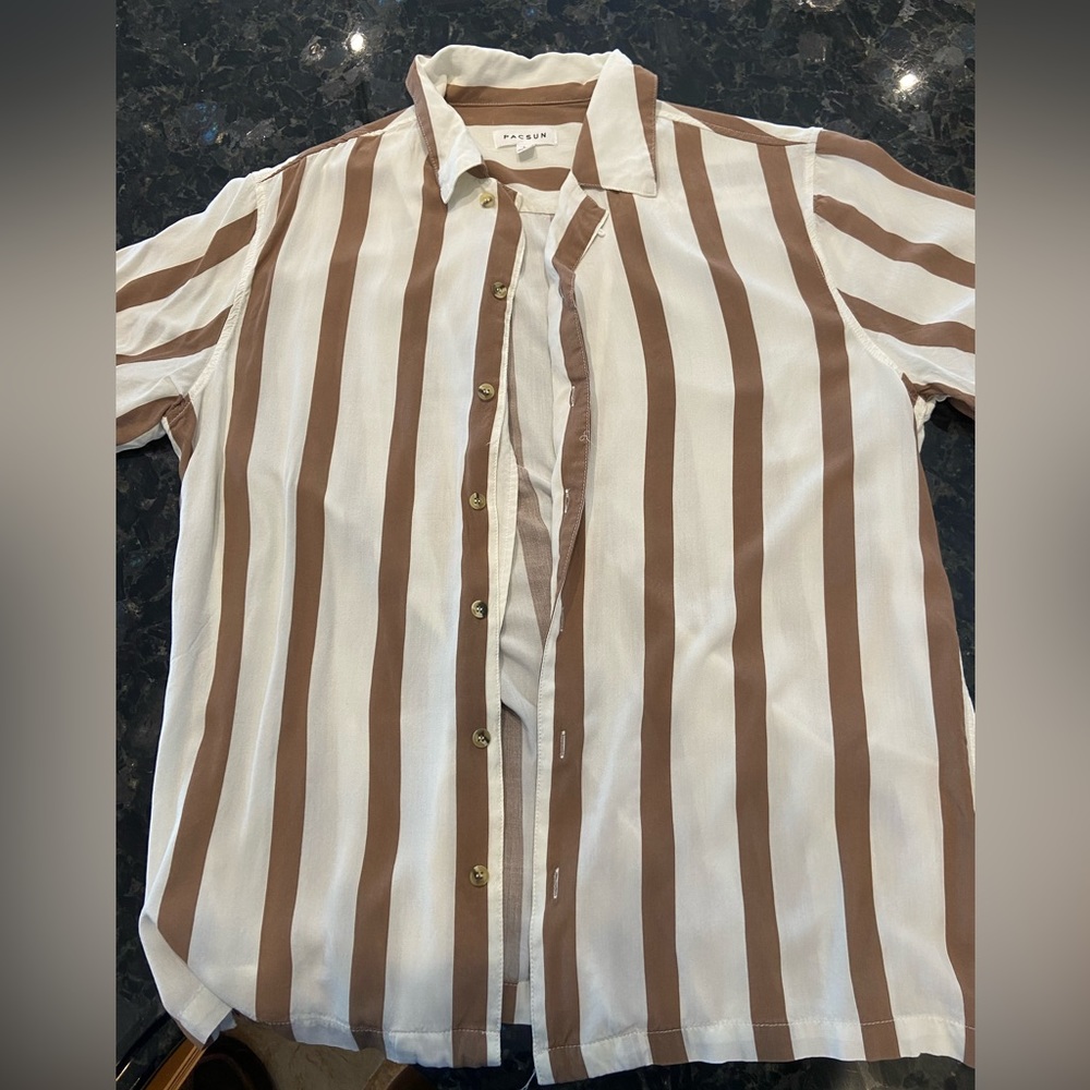 Mens Pacsun Summer Button Down T-Shirt - Large Color: White and Brown